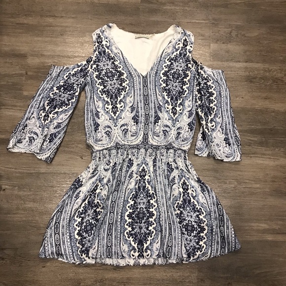 Alice + Olivia Jolene Paisley Print Dress 0 - Picture 3 of 7